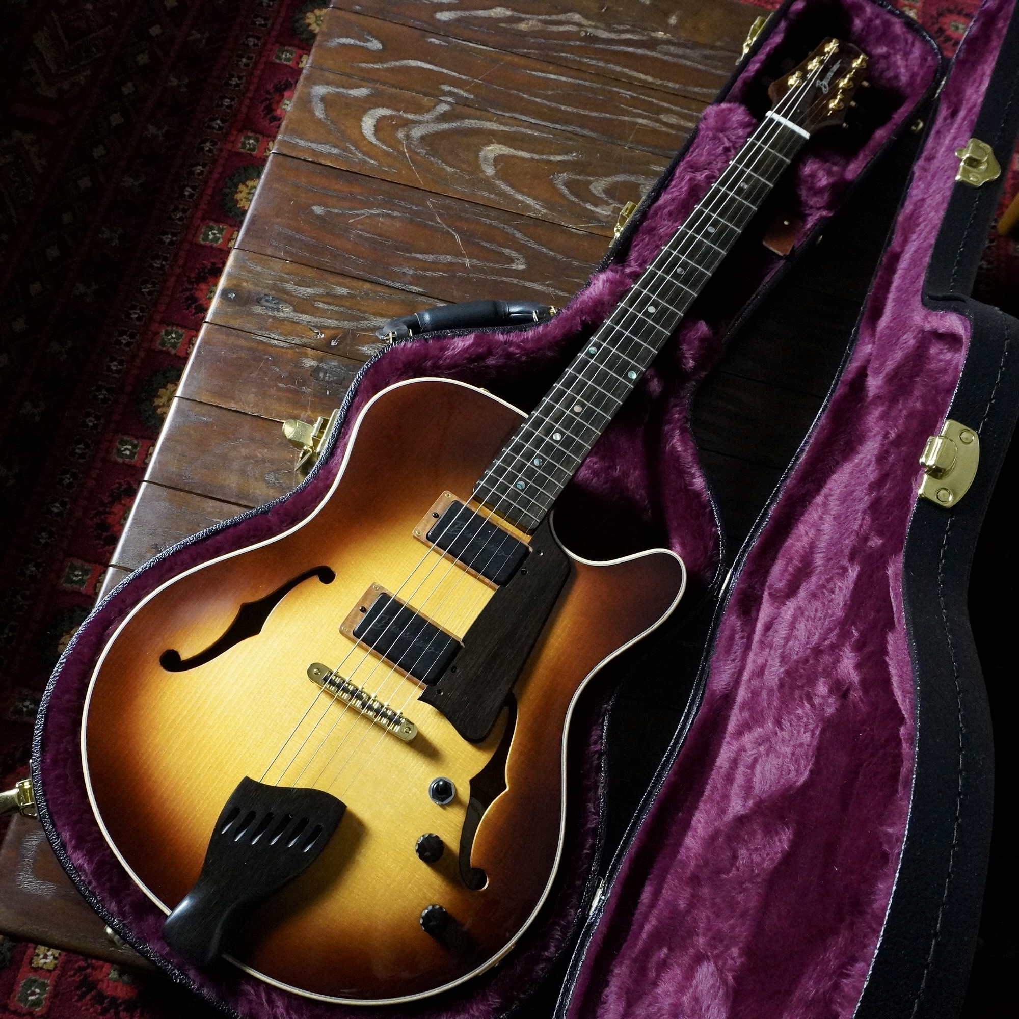Buscarino Starlight Archtop  Custom Order Model / Sunburst 