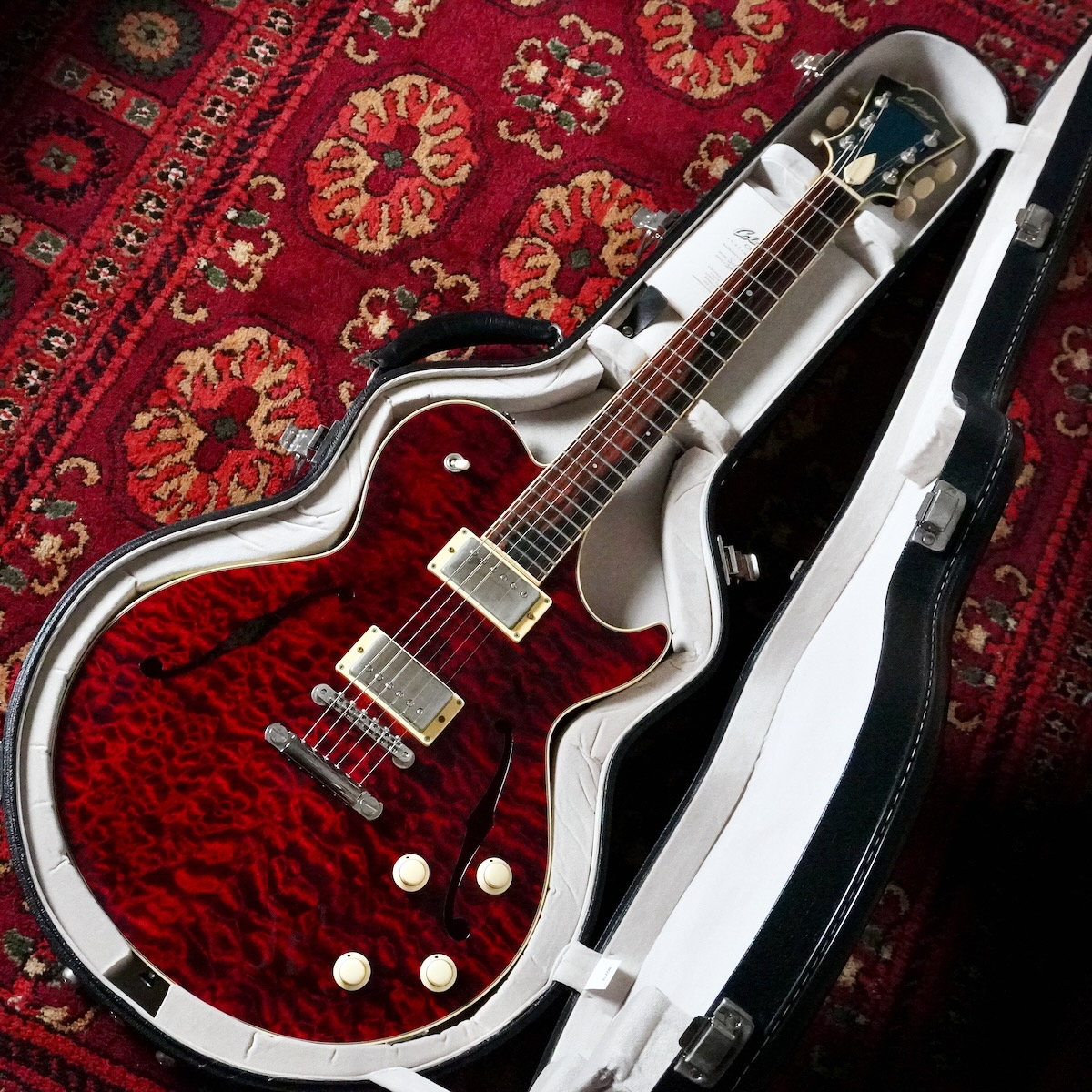 Collings SoCo Deluxe / Quilted Maple Top Crimson