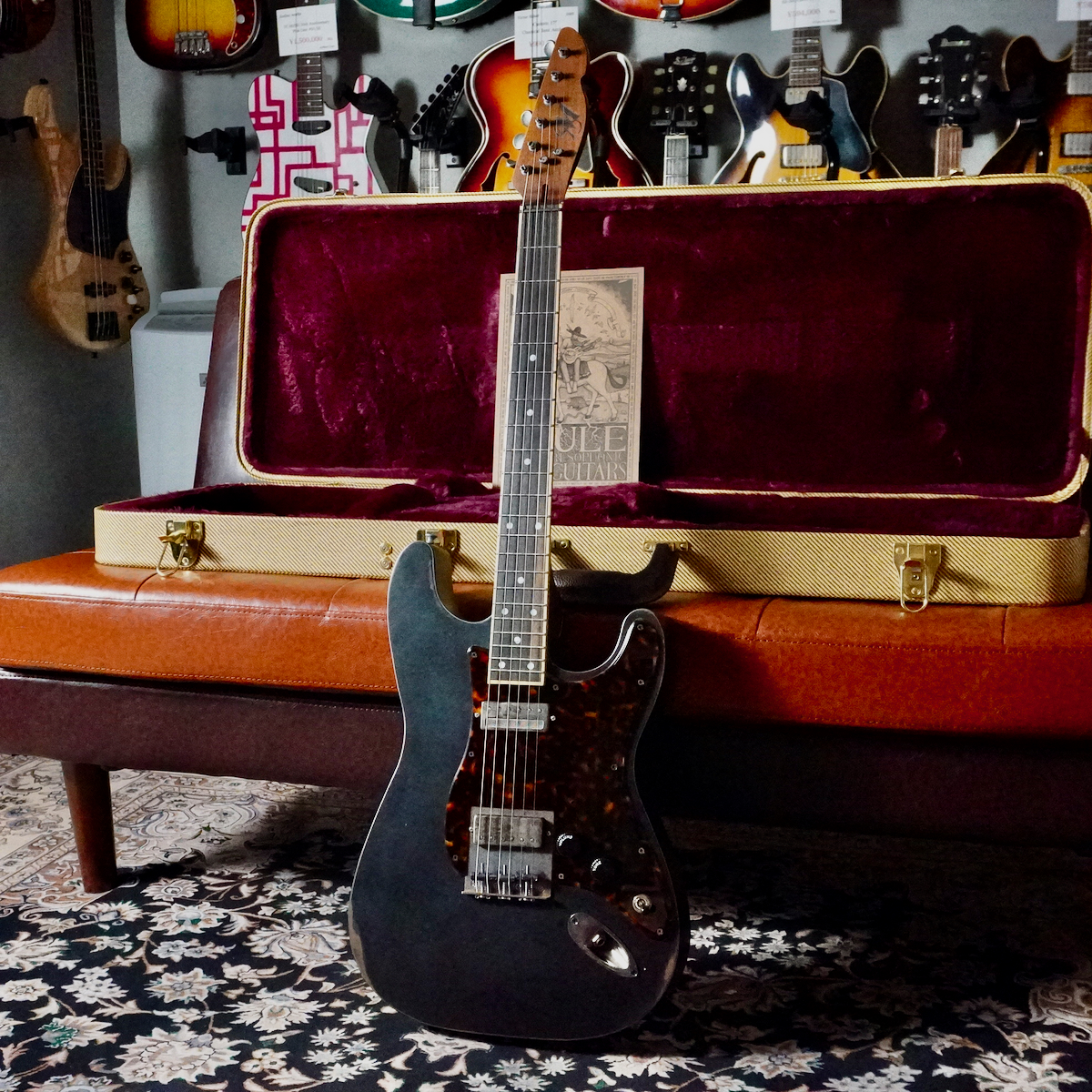 Mule Resophonic Guitars Mulecaster Doublecut / ST Black w/Tortoise PG