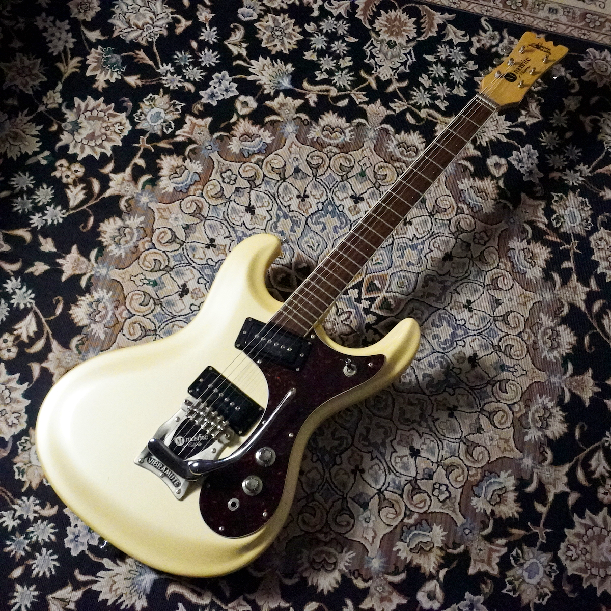 Mosrite  '65 Standard Model / Pearl White