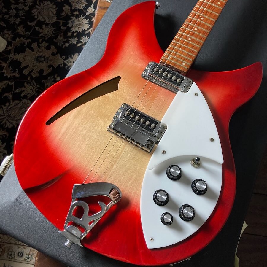 Rickenbacker  330 FG / Fireglo