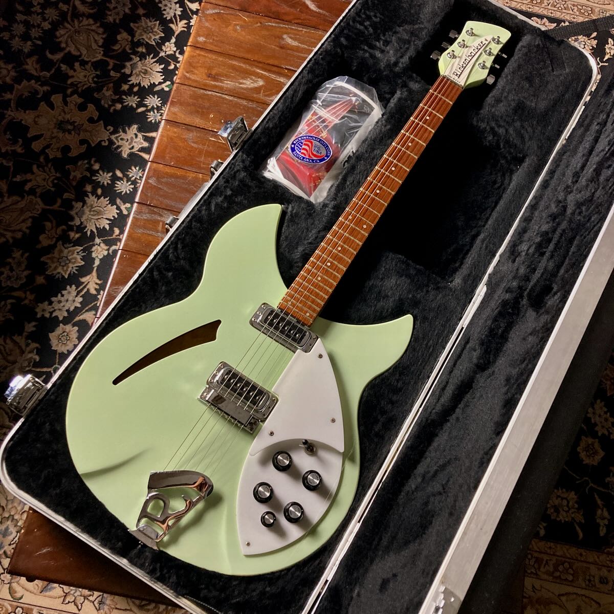 Rickenbacker  330 Blue Boy Limited 2014