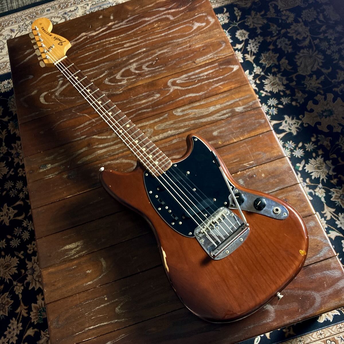 Fender 1975 Mustang Rose FB / Walnut (Mocha Brown)