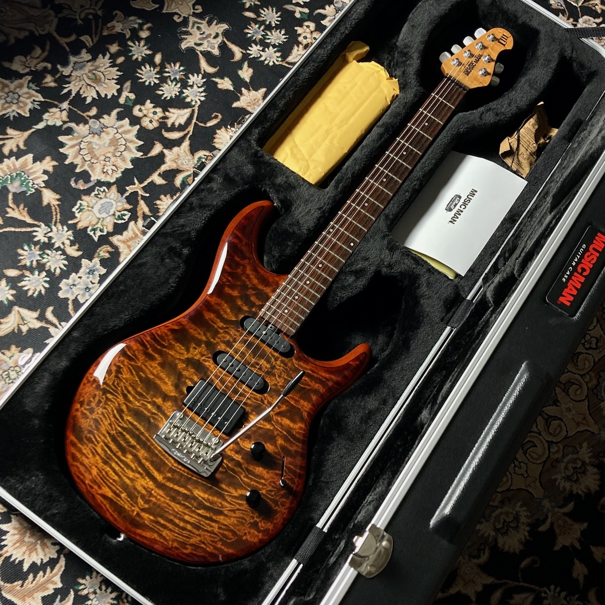 Musicman BFR Luke 3 / L III HSS Quilt Top / Hazel Burst