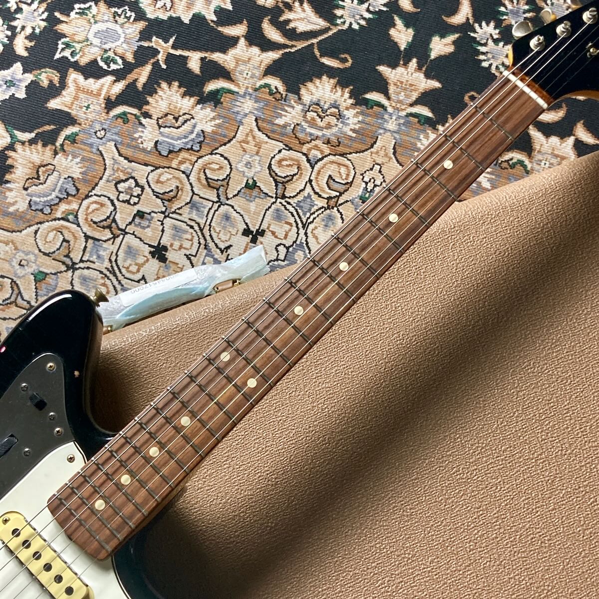 Fender Custom Shop 1962 Jaguar Relic / Black MH Over Pink Paisley BACK