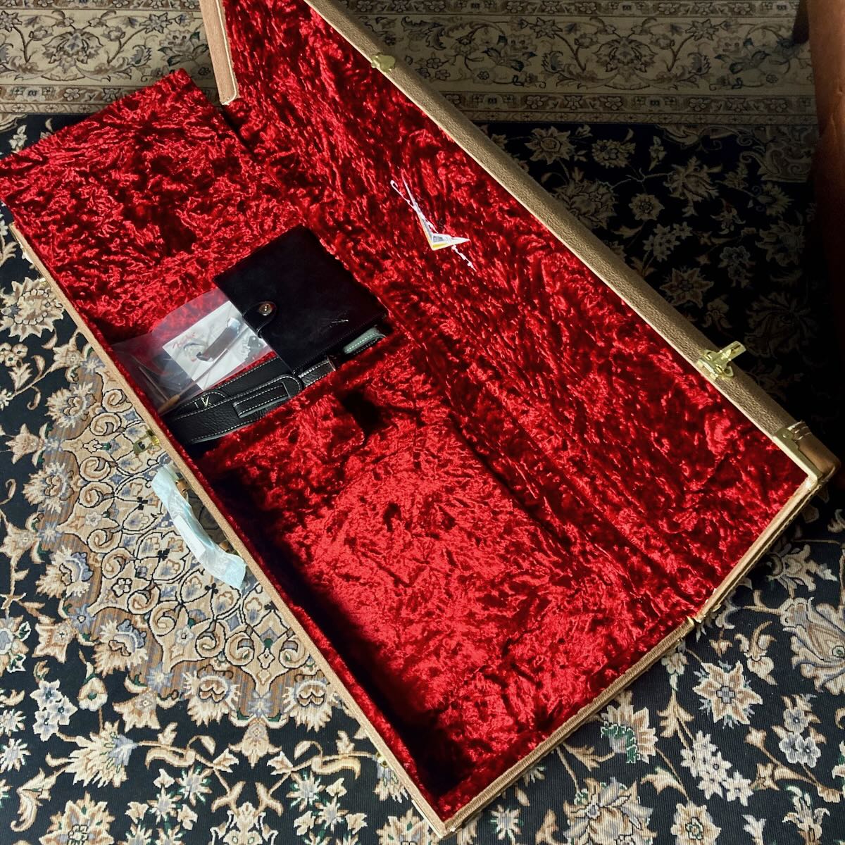 Fender Custom Shop 1962 Jaguar Relic / Black MH Over Pink Paisley 6