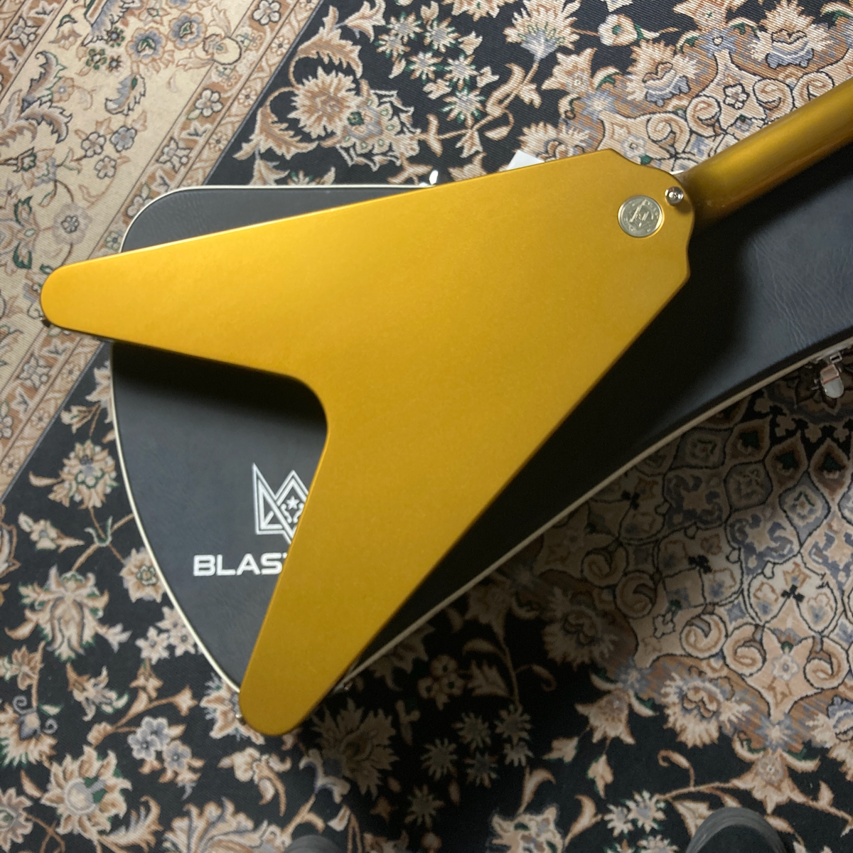 Blast Cult Hollow V Gold w/ Stop Tail / TV Jones 4