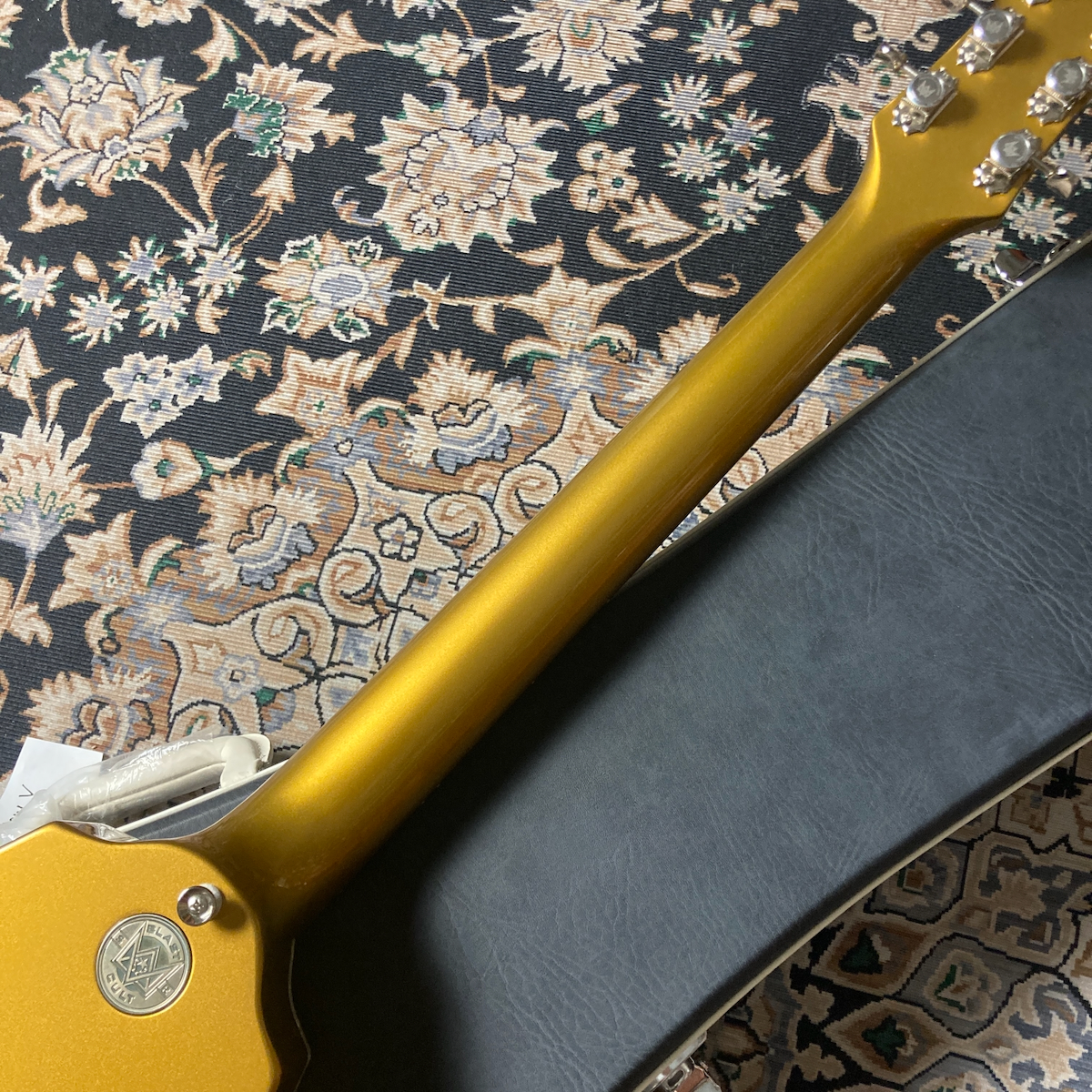 Blast Cult Hollow V Gold w/ Stop Tail / TV Jones 6