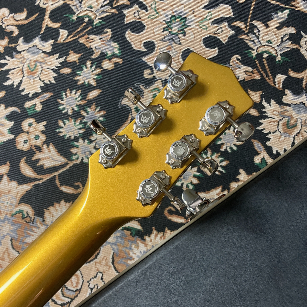 Blast Cult Hollow V Gold w/ Stop Tail / TV Jones 7