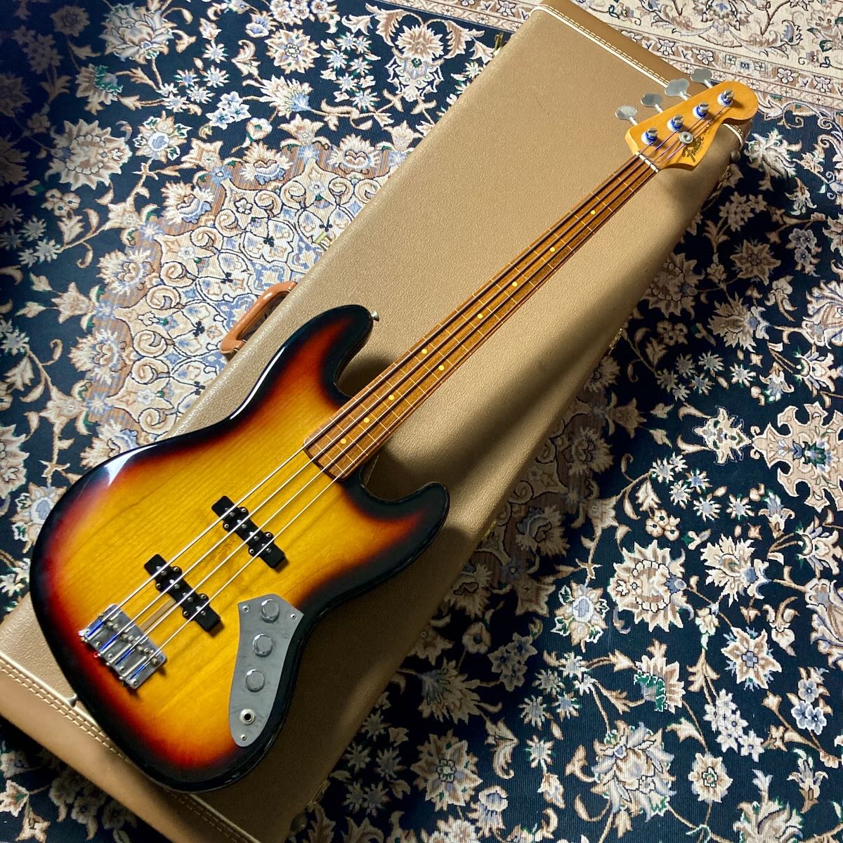 Fender USA Jaco Pastorius Fretless Jazz Bass / 3TS FRONT_S