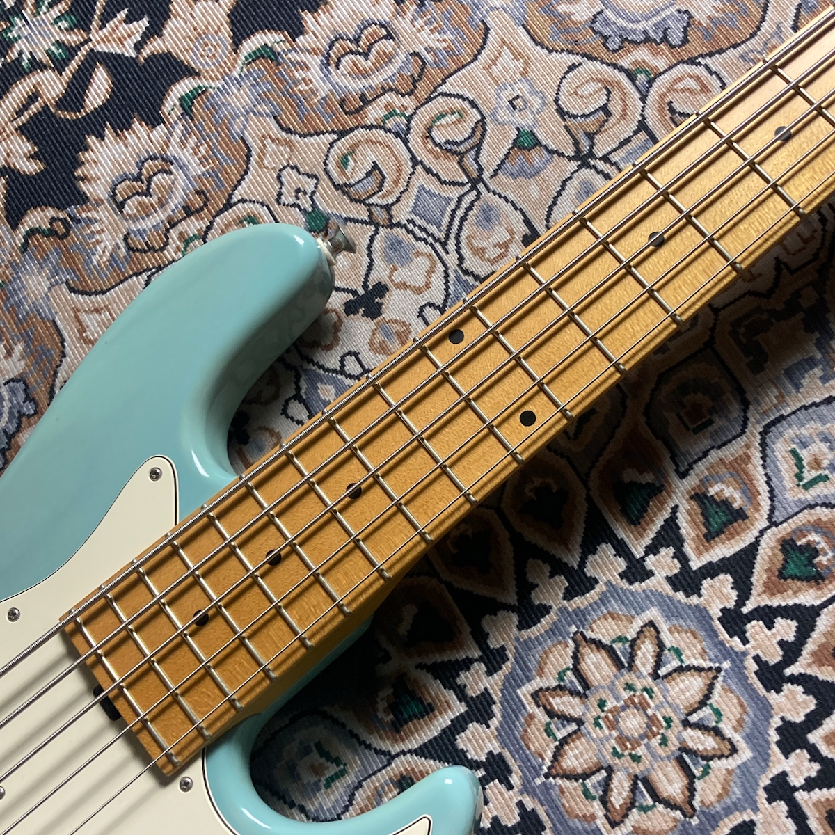 Sadowsky NYC Vintage 5 String J Bass (Transparent Sonic Blue) 3